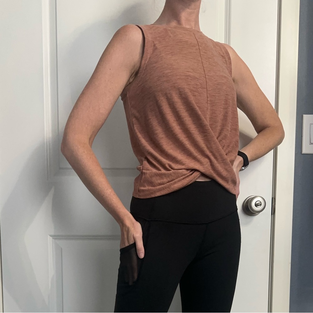 COPY - Old Navy crop workout tank - pink - size xs